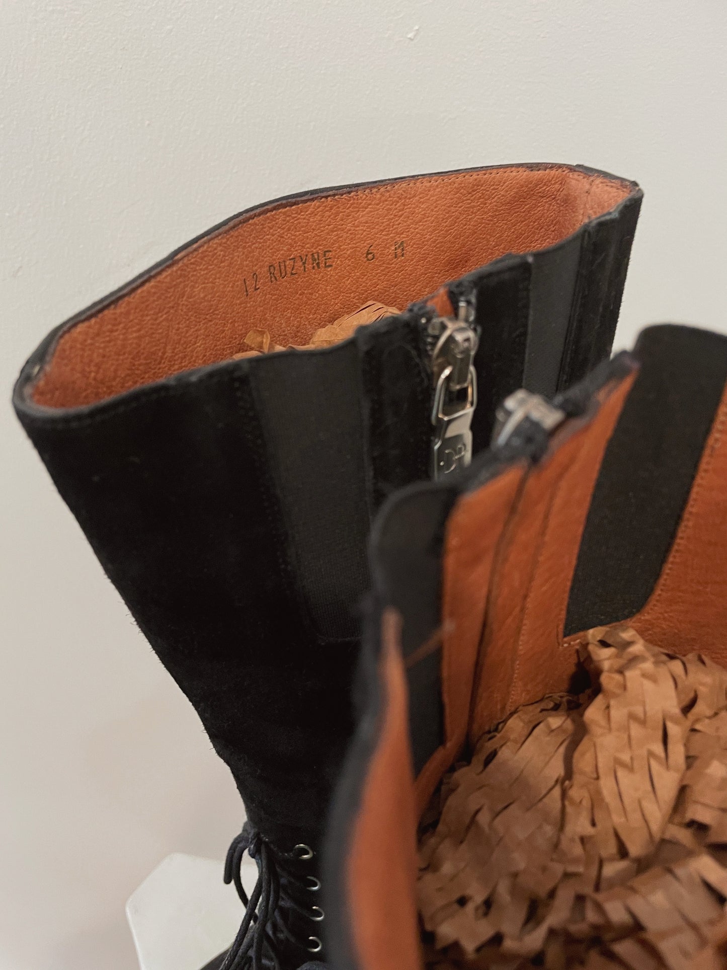 Y2K Donald J Pliner Lace Up Boots