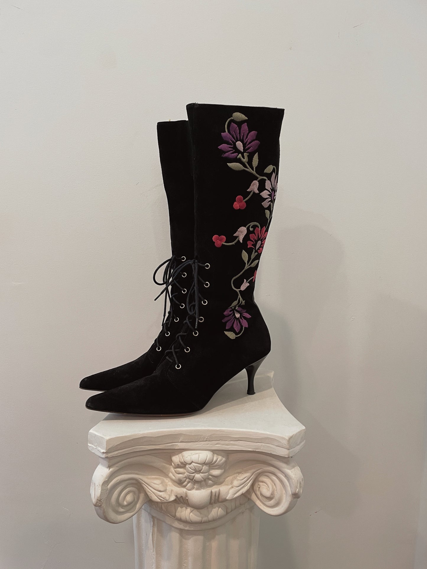 Y2K Donald J Pliner Lace Up Boots