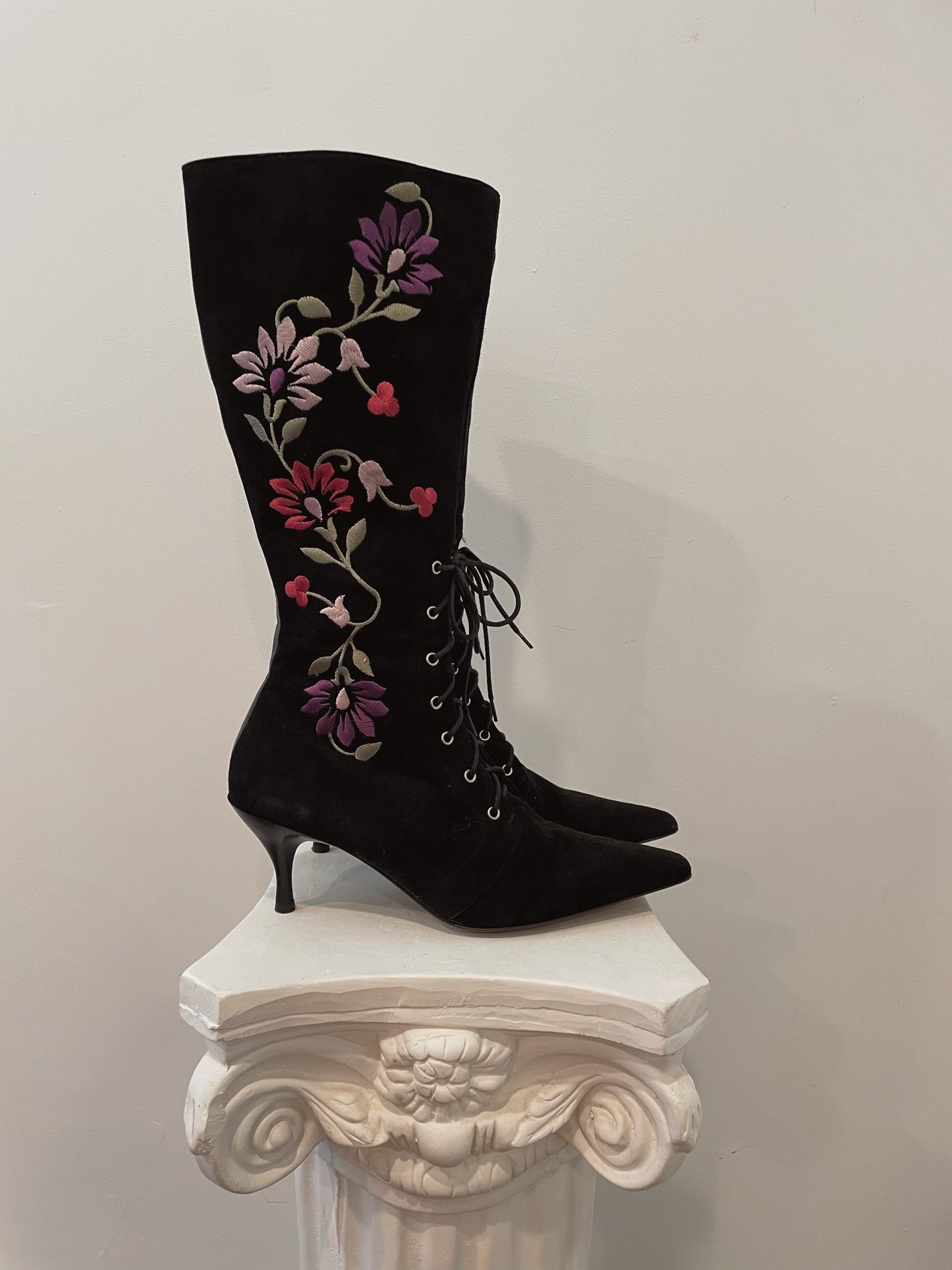 Y2K Donald J Pliner Lace Up Boots