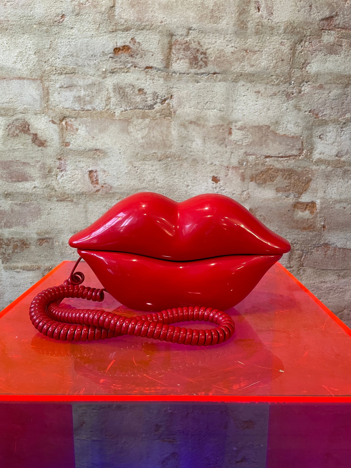 90s Lips Phone