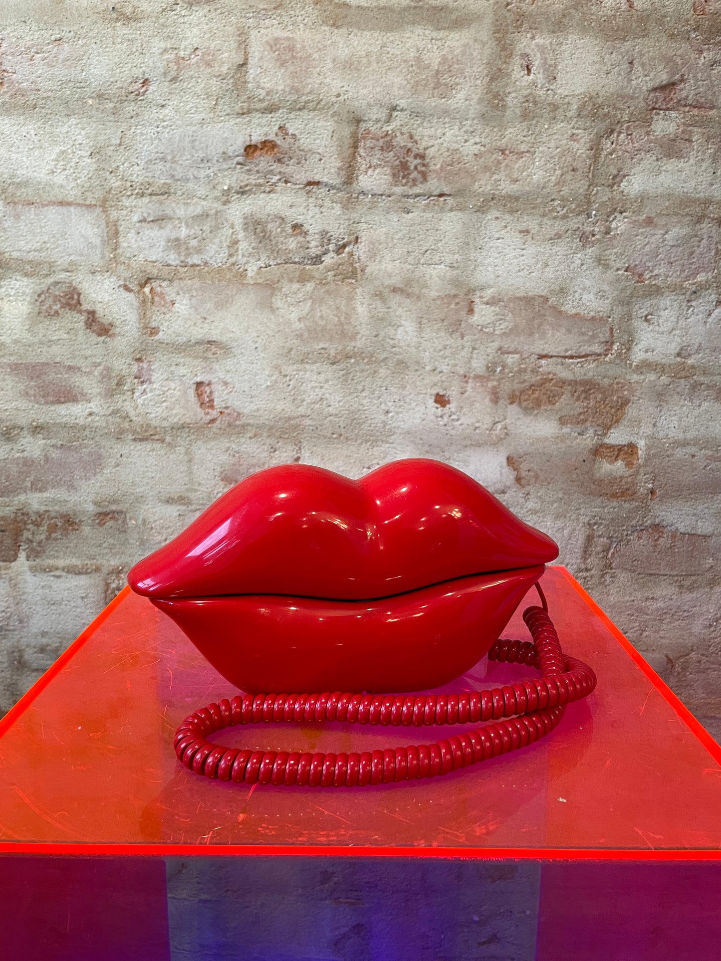 90s Lips Phone
