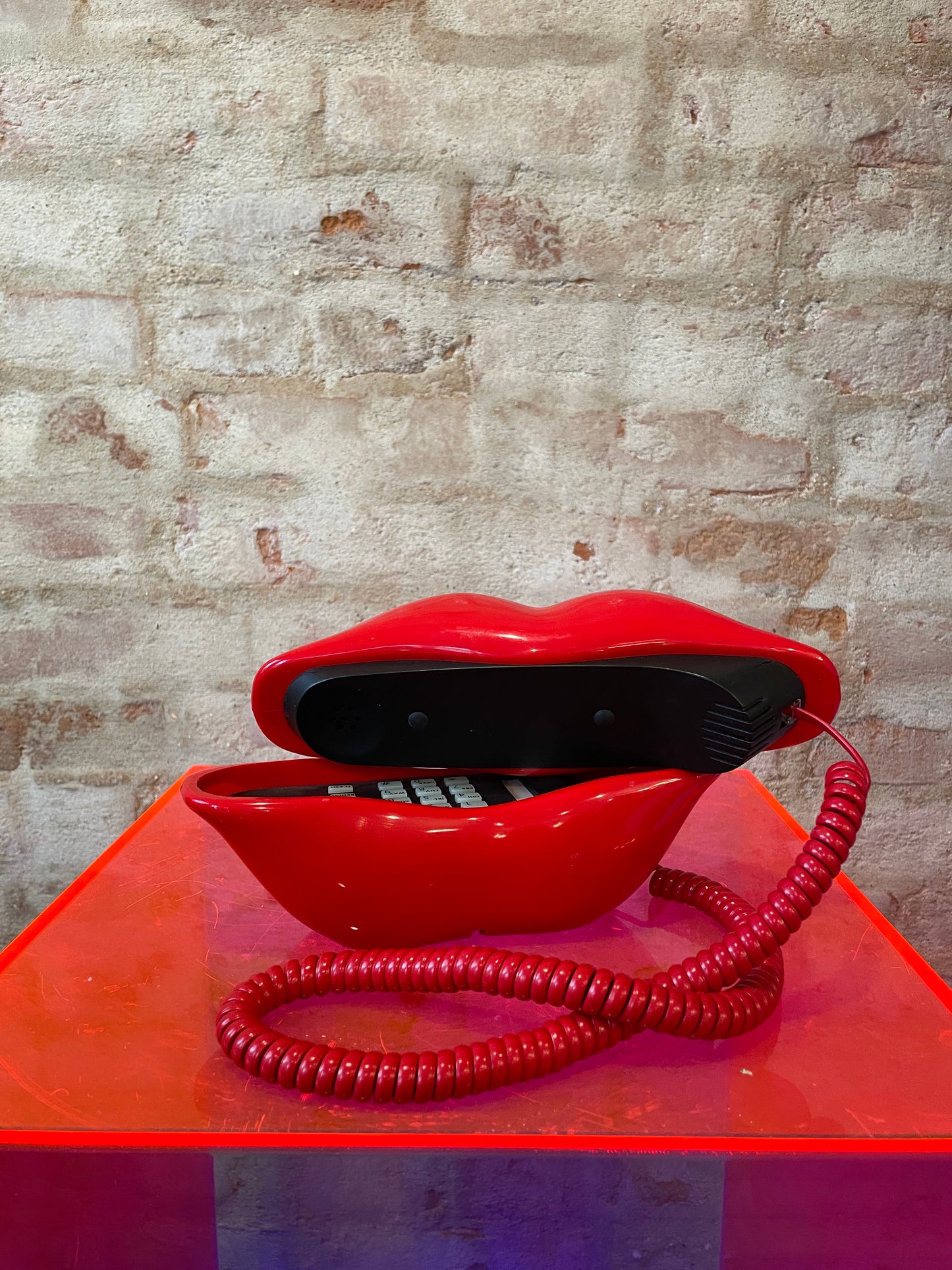 90s Lips Phone